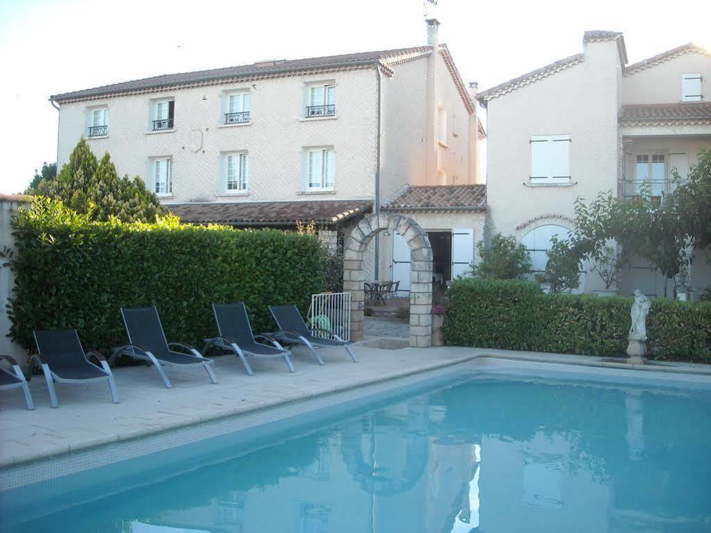 Hotel Ecusson Saint-Hilaire-de-Brethmas Exterior photo